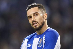 九游登录入口-包含风云突变！北京首钢今夜再遭质疑；葡超版图或变；球迷炸锅；赛程密集仍需轮换的词条