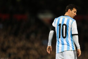 jiuyou-包含托特纳姆迎全明星赛关键赛，关键时刻单刀错失，媒体盛赞，更衣室氛围转暖的词条