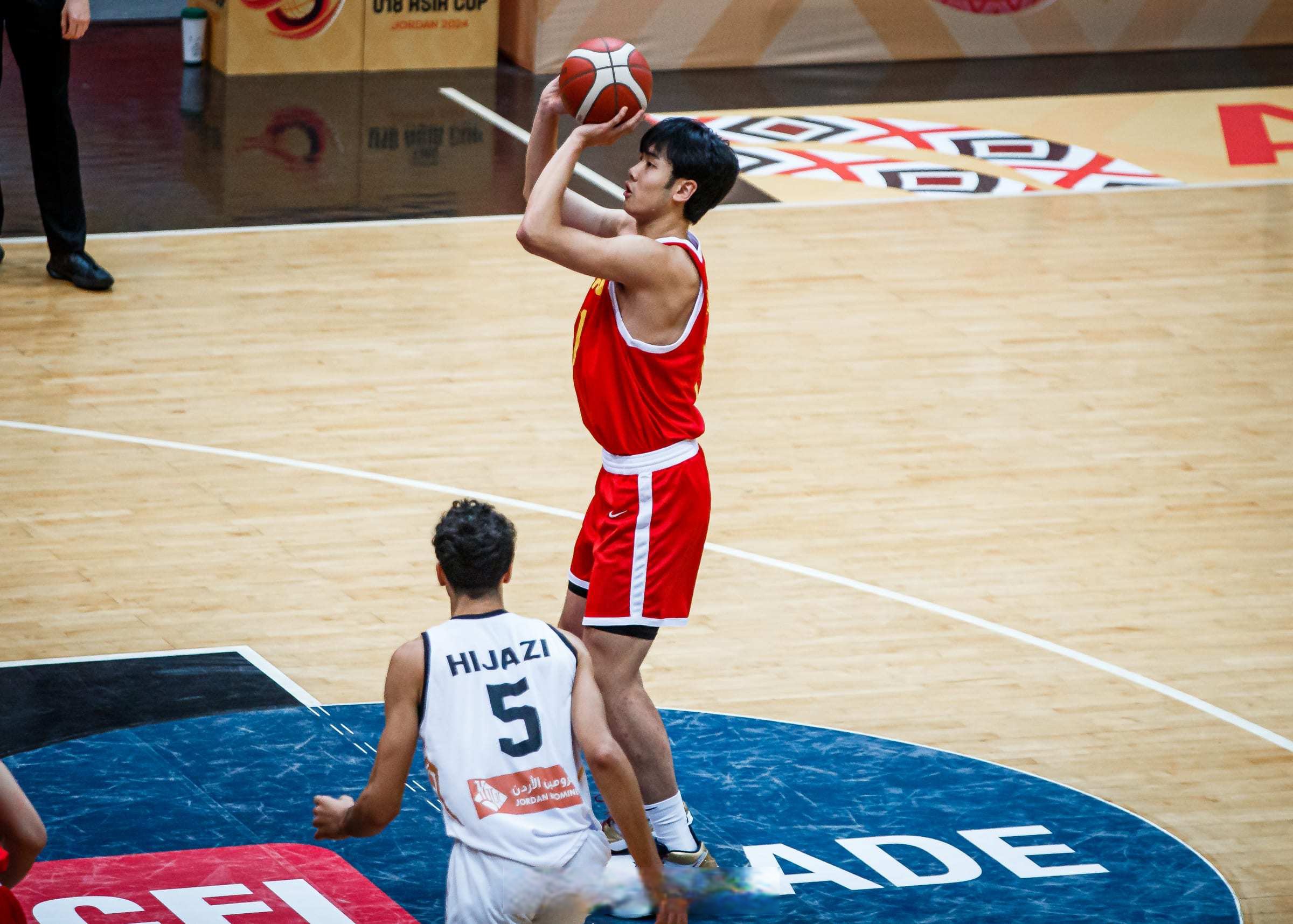 瓦伦西亚训练开放日，集结日绝杀压哨引欢呼，CBA常规赛在即，高层口径保持一致