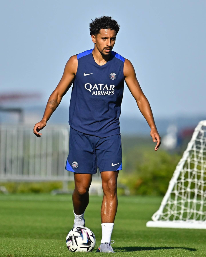 关于巴黎圣日耳曼发布备战花絮，今晨防线松动，法甲任务艰巨，阵容厚度经受考验的信息