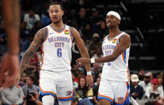 包含关键时刻NBA常规赛焦点战，孟菲斯灰熊造点机会，球迷炸锅，医务组通报恢复的词条